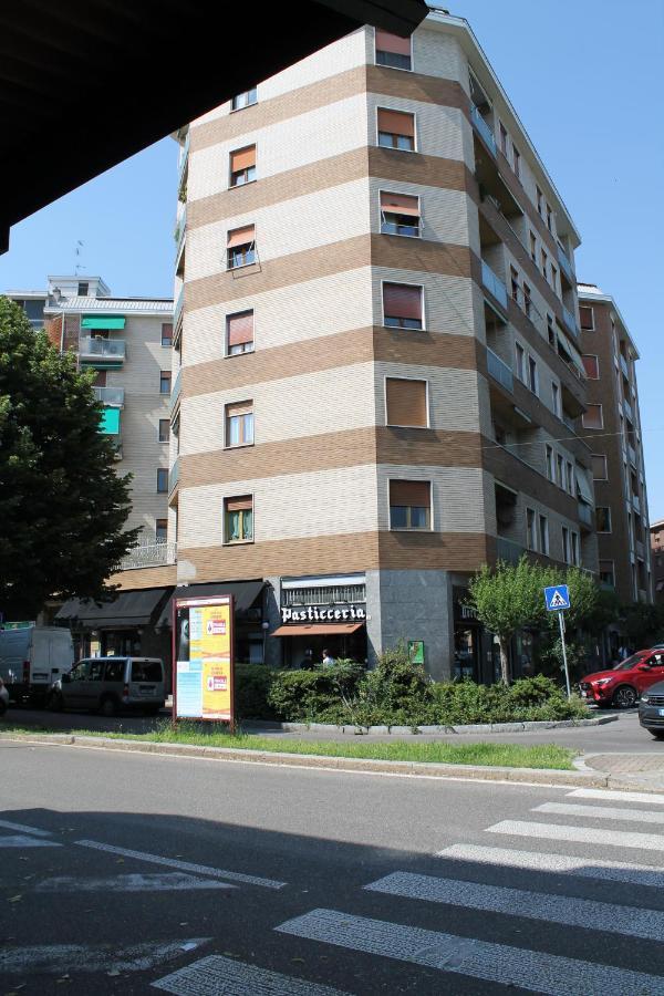 L'Appartamento Della Stazione Di Saronno Eksteriør bilde